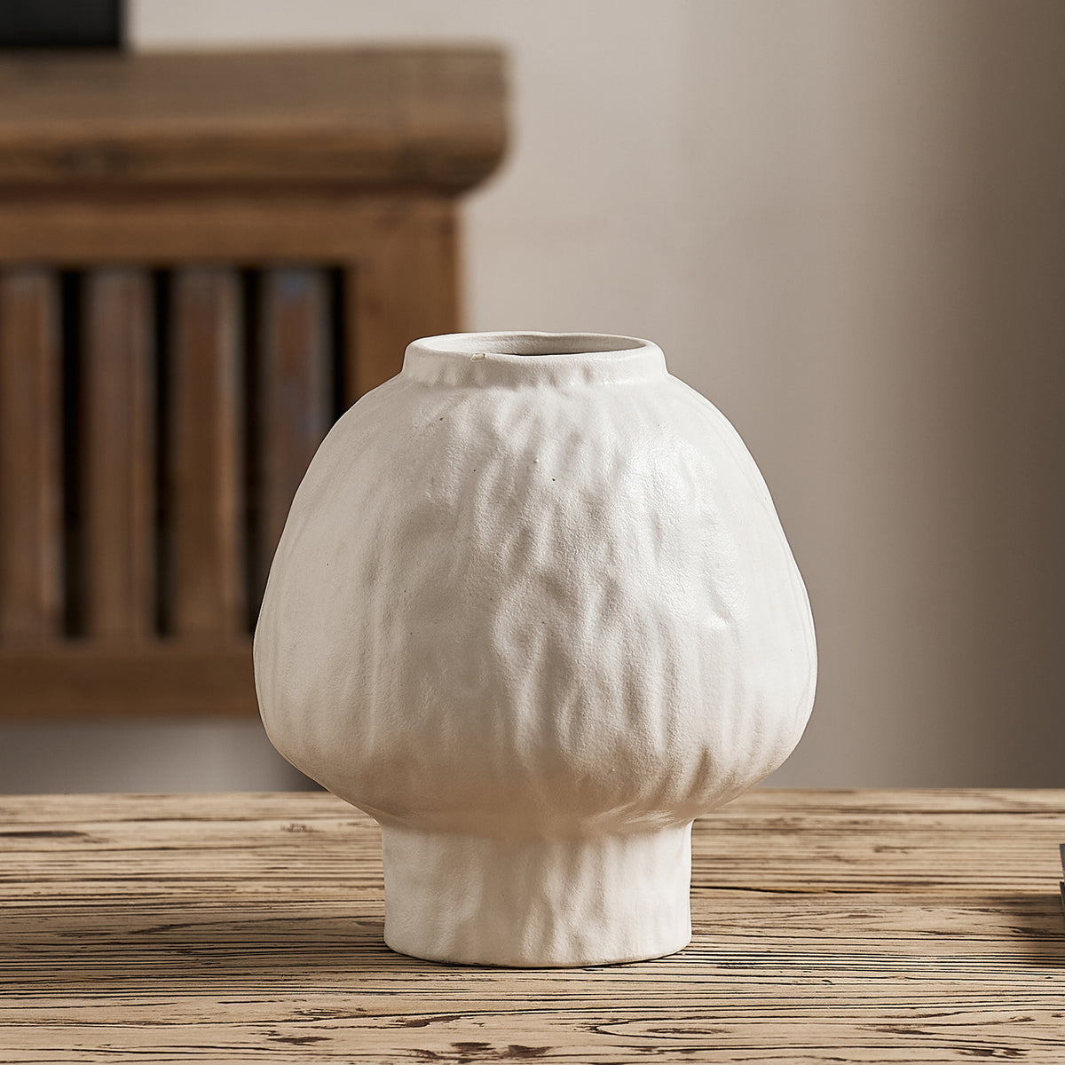 Dekorative Keramikvase im modernen Design Brehn