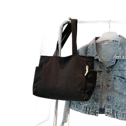 Gemütliche strukturierte Stofftasche