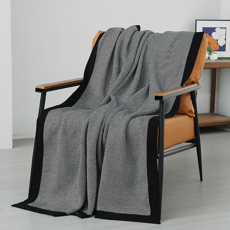 Damen Elegante Kuscheldecke aus weichem Strick mit geometrischem Muster Brehn