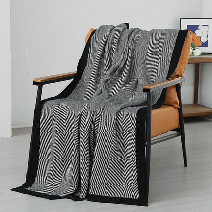 Damen Elegante Kuscheldecke aus weichem Strick mit geometrischem Muster Brehn