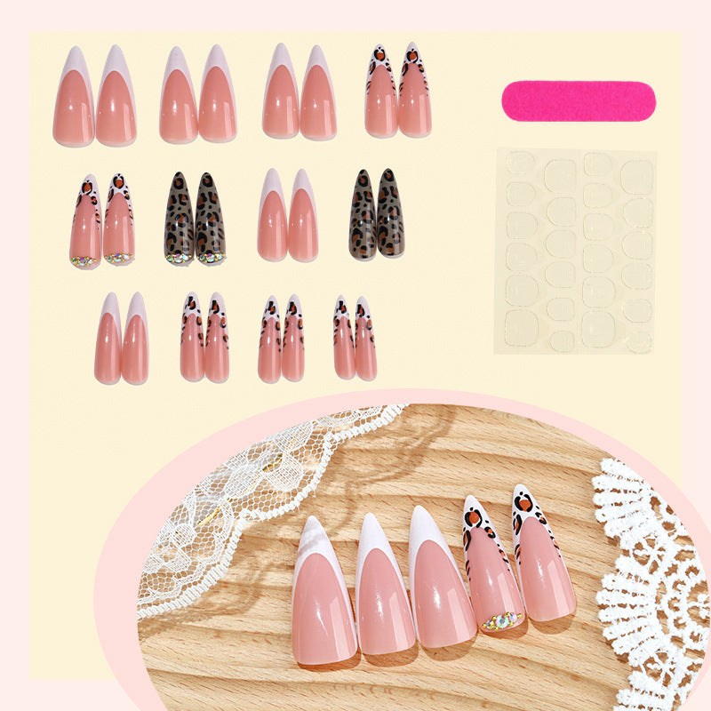 Kunstnagelset mit elegantem Spitzen-Design Brehn