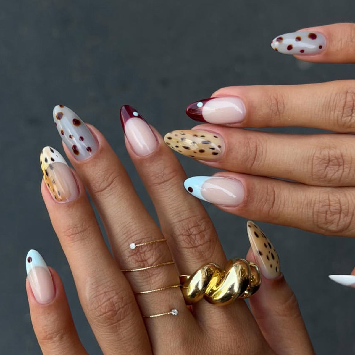 Kunstnagelset mit modischem Tiermuster Brehn