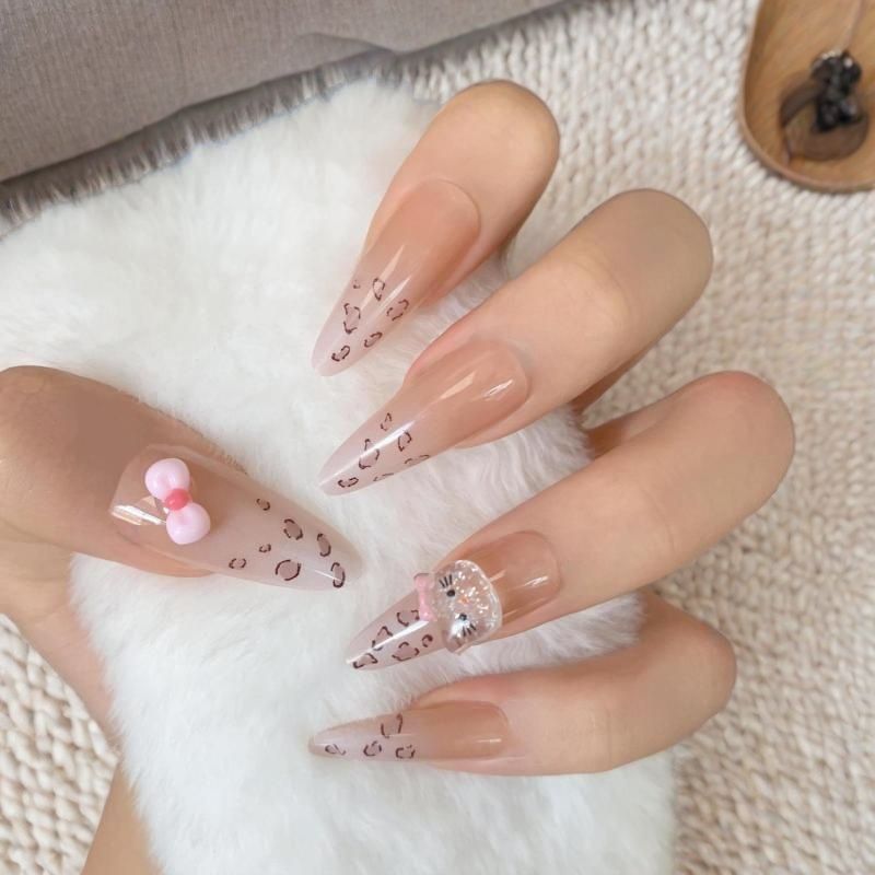 Kunstvolle Nageldesigns mit Katzenmotiv Brehn