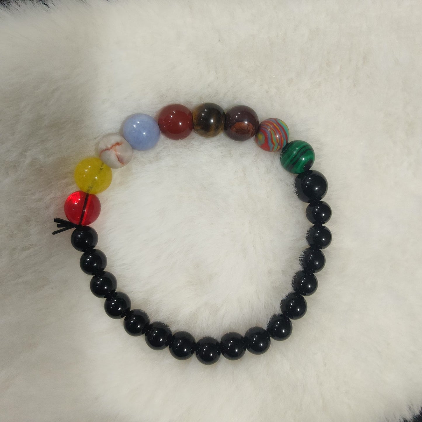 Bunte Armband mit Natursteinen Brehn