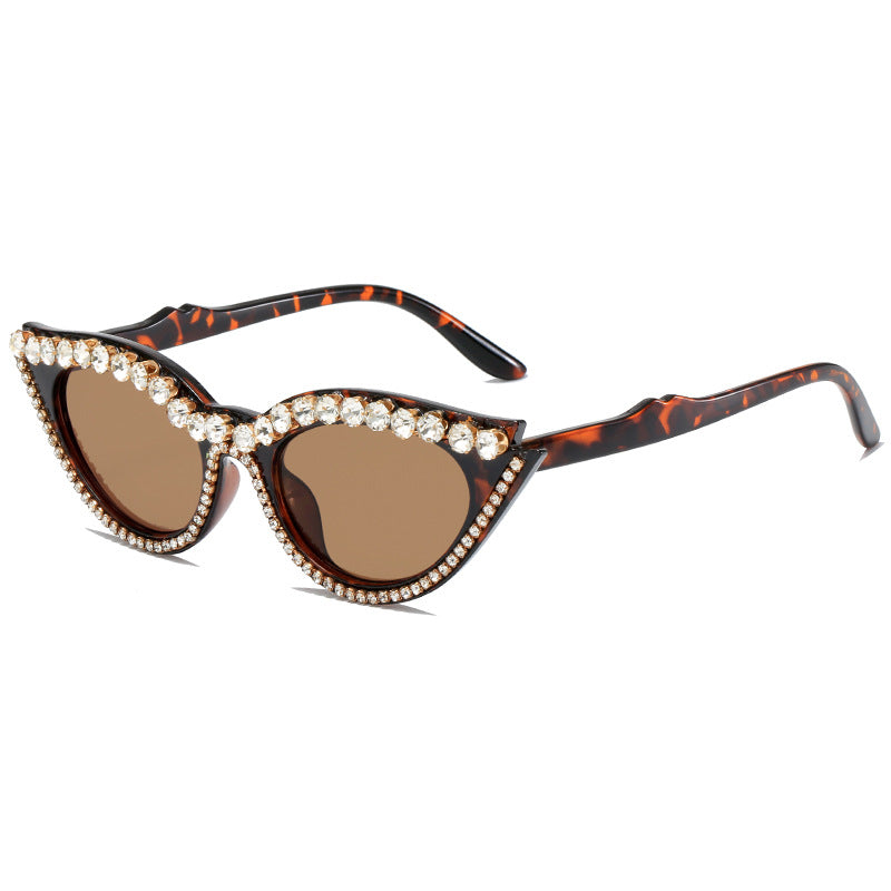Damen extravagante Cat-Eye Sonnenbrille mit glamourösen Kristallverzierungen Brehn