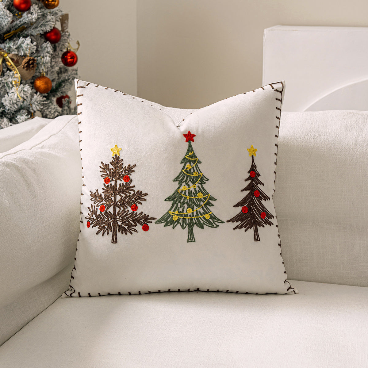 Bestickte Weihnachtsbaum quadratische Dekokissenhülle mit Kettelrand