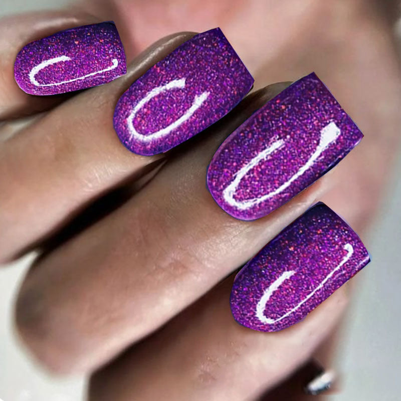 Glitzernde Gel-Nail-Tipps Brehn