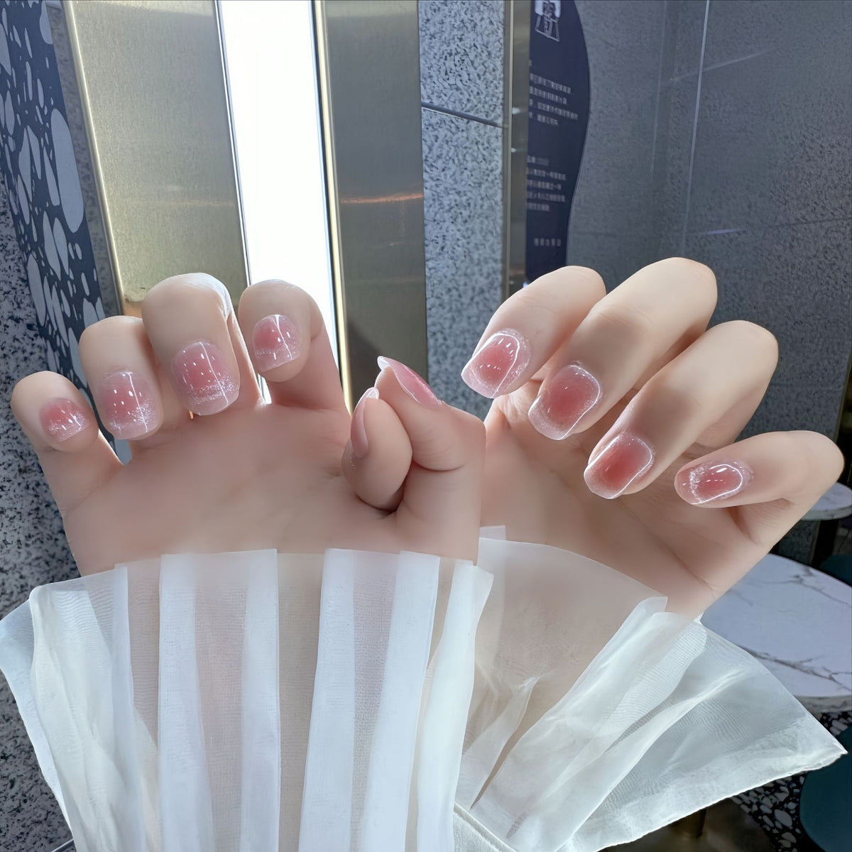Gel-Nagelkunst Brehn