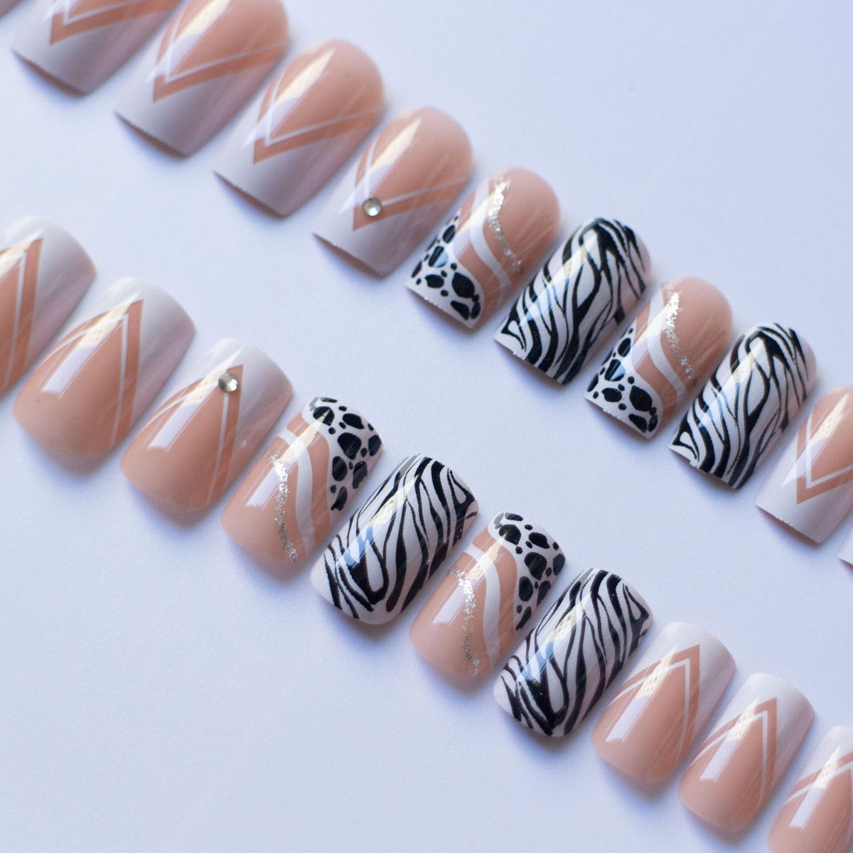 Künstlerische Gel-Nagelkunst-Kollektion