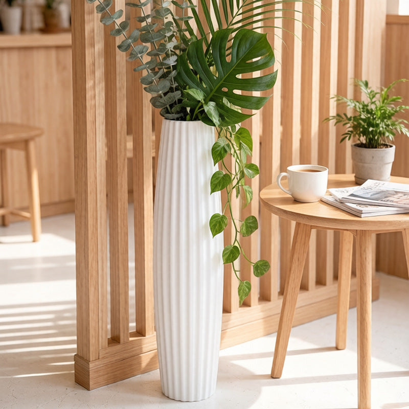 Elegante gerippte keramische Bodenvase Brehn