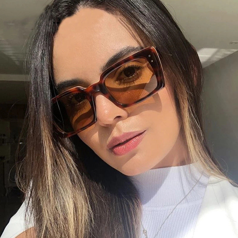 Damen modische Sonnenbrille im modernen rechteckigen Design Brehn