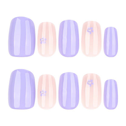 Kunstvolle Nagelkunst mit floralem Akzent Brehn