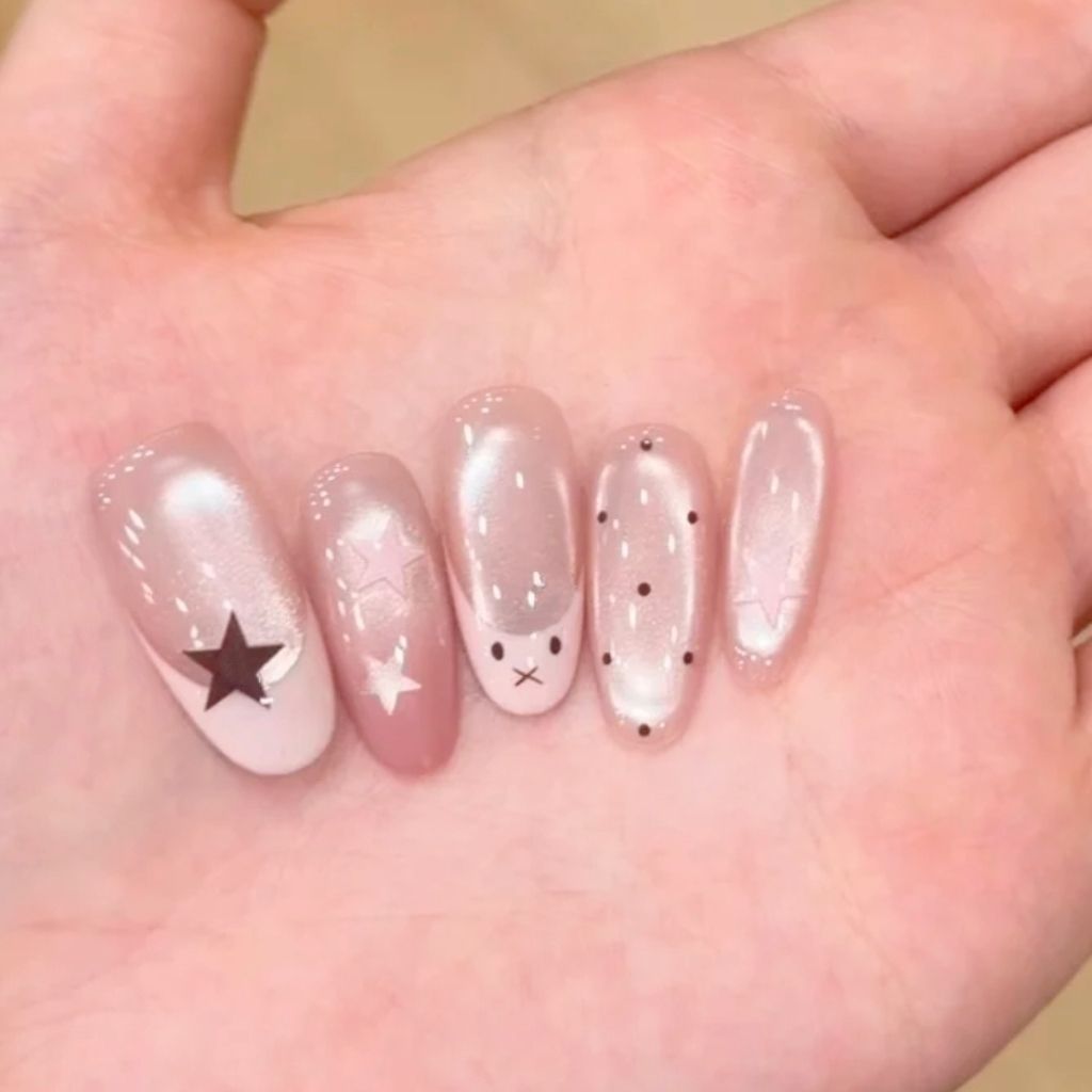 Dekorative Nagelkunst Brehn