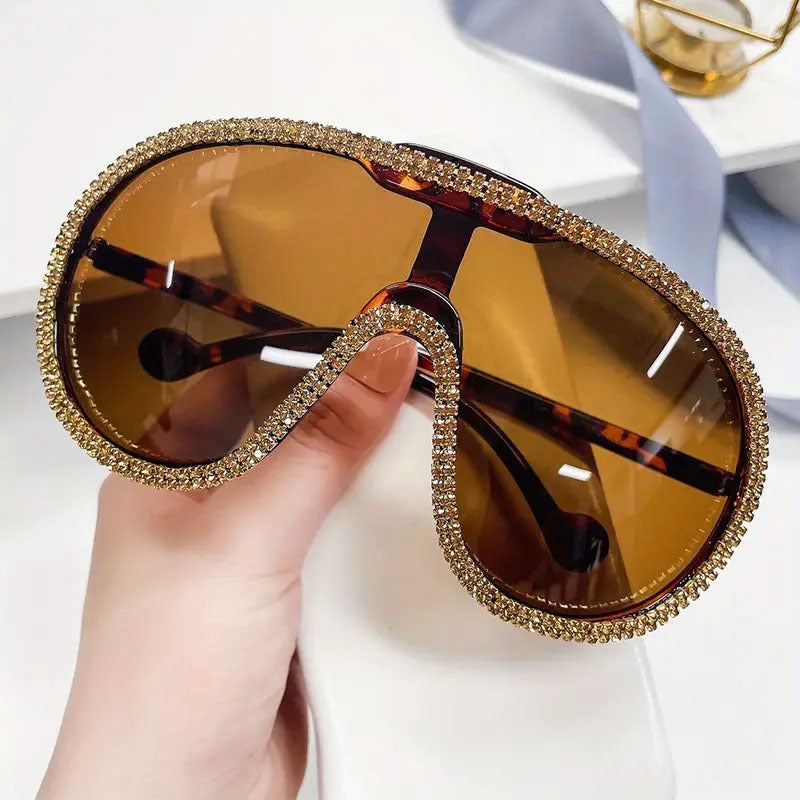 Damen extravagante Sonnenbrille mit funkelndem Rahmen Brehn