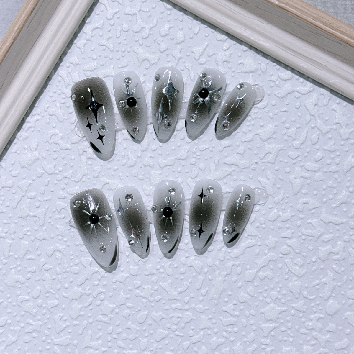 Dekorative Nagelkunst