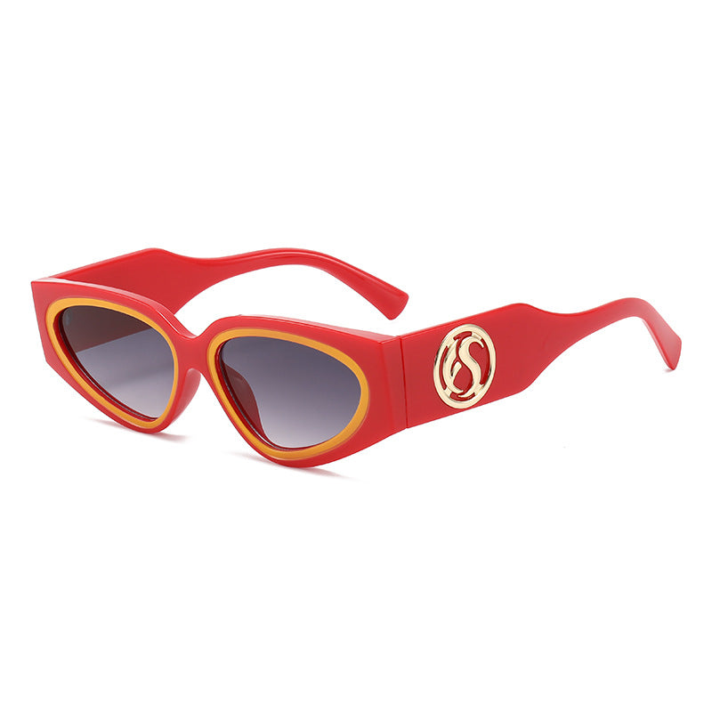 Damen Cat-Eye Sonnenbrille mit luxuriösem Rahmen und glamourösen Details Brehn