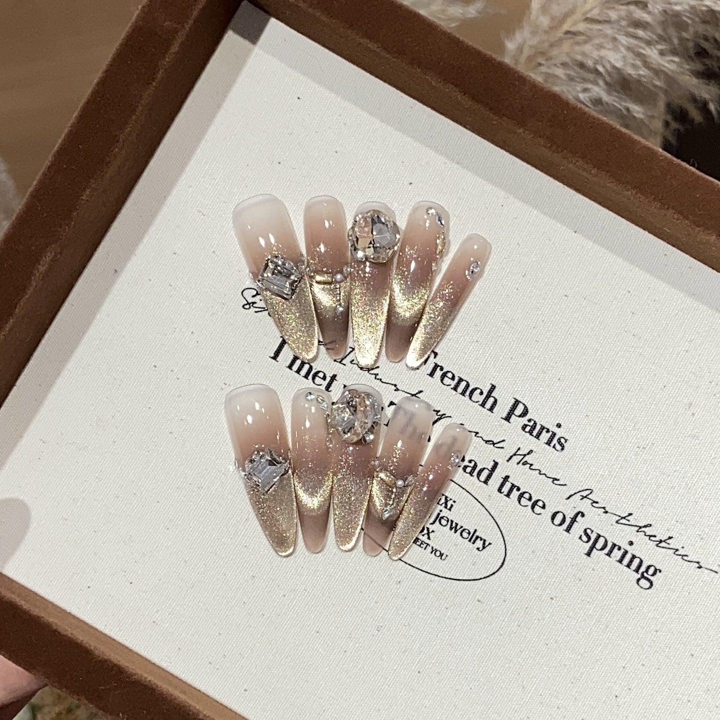 Glamorous Press-On Nail Art Set Brehn