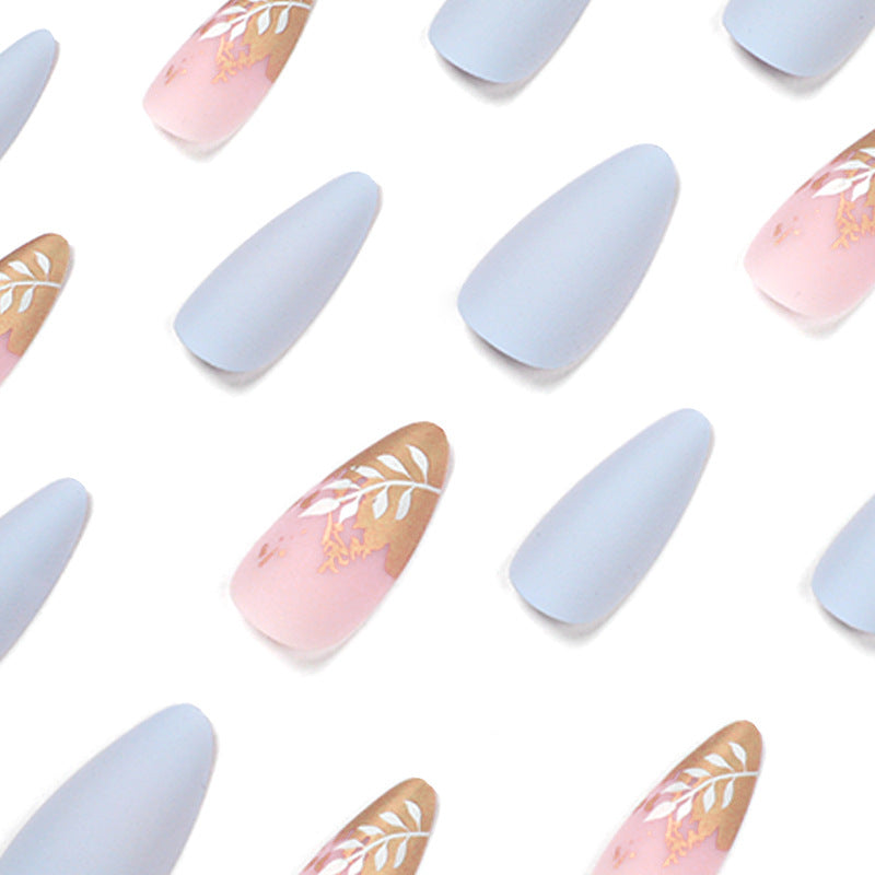 Künstliche Stiletto-Nägel mit elegantem Blatt-Design Brehn