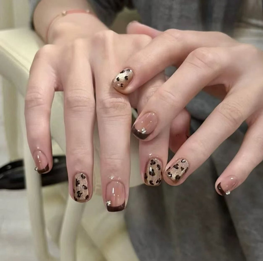 Künstlerische Katzen- und Hundethemen-Nagelverlängerungen Brehn