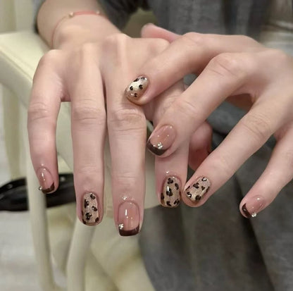 Künstlerische Katzen- und Hundethemen-Nagelverlängerungen Brehn
