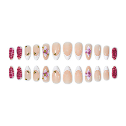 Elegante florale Nagelkunstverlängerungen Brehn