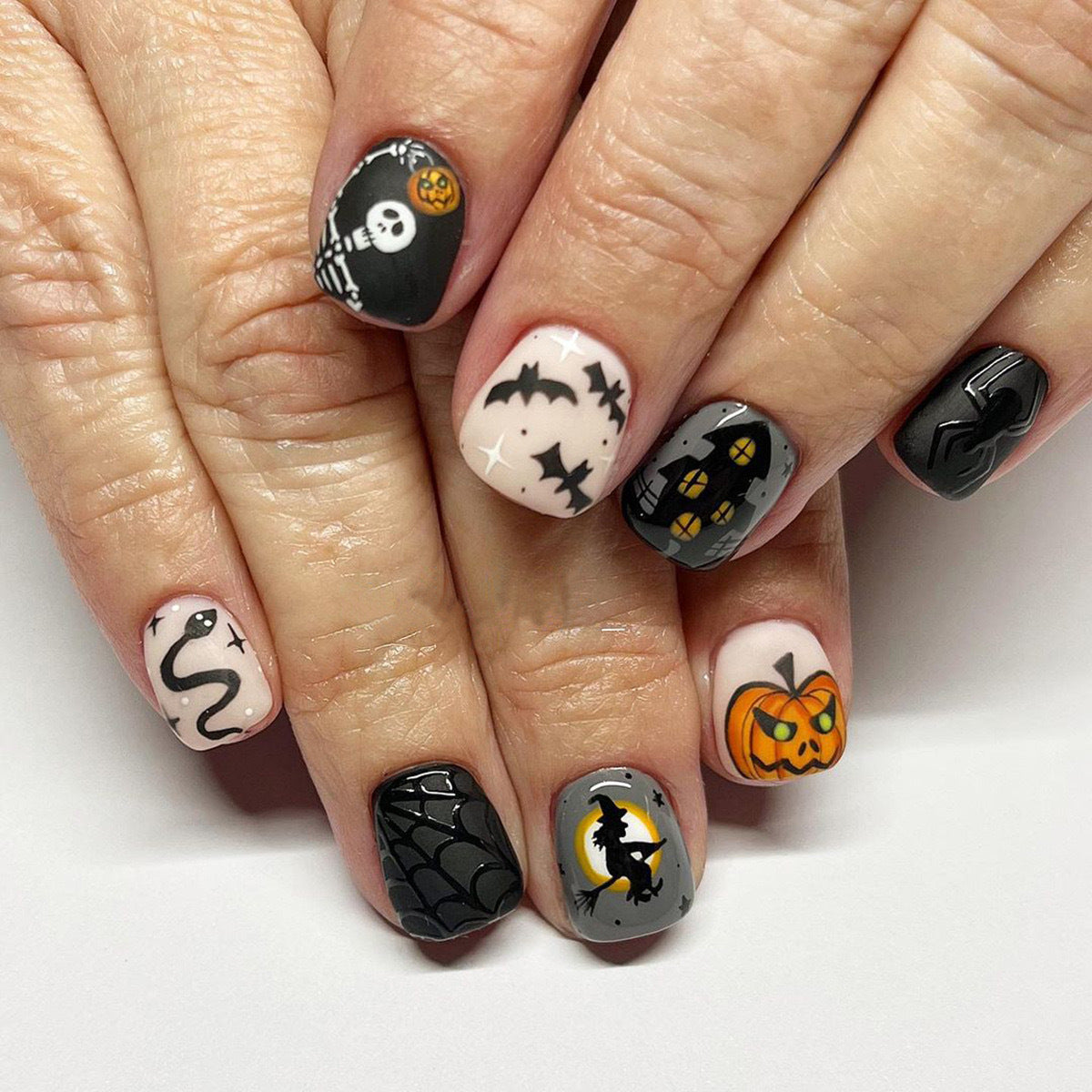 Kunstnagelset mit Halloween-Motiven Brehn