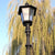 Verzierte Gussaluminium Außen Vintage-Stil Straßenlampe mit satinierten Glasscheiben und wetterfester Beschichtung Brehn