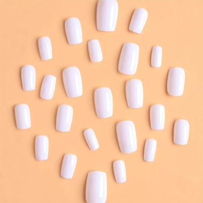 Kunstnagelset mit elegantem Hochglanz-Finish Brehn