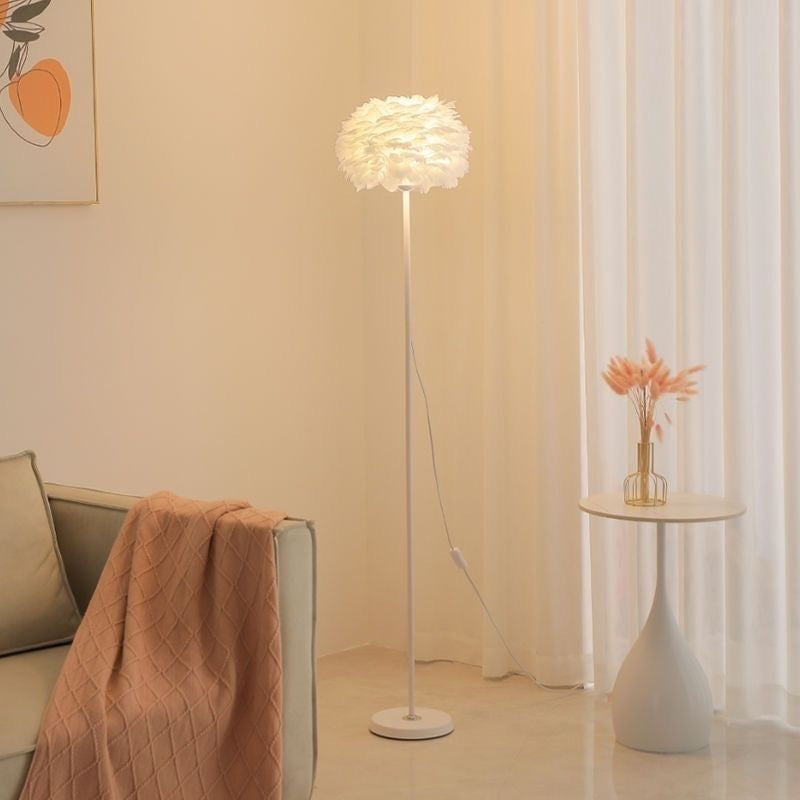 Moderner Bodenlampe mit Federakzenten
