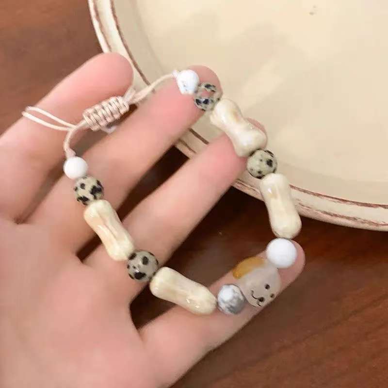 Süße Hundeknochenperlenarmband Brehn