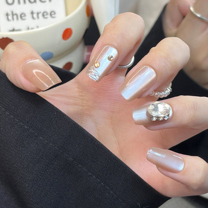 Stylisches Press-On-Nagelkunst-Set mit 3D-Dekorationselementen Brehn