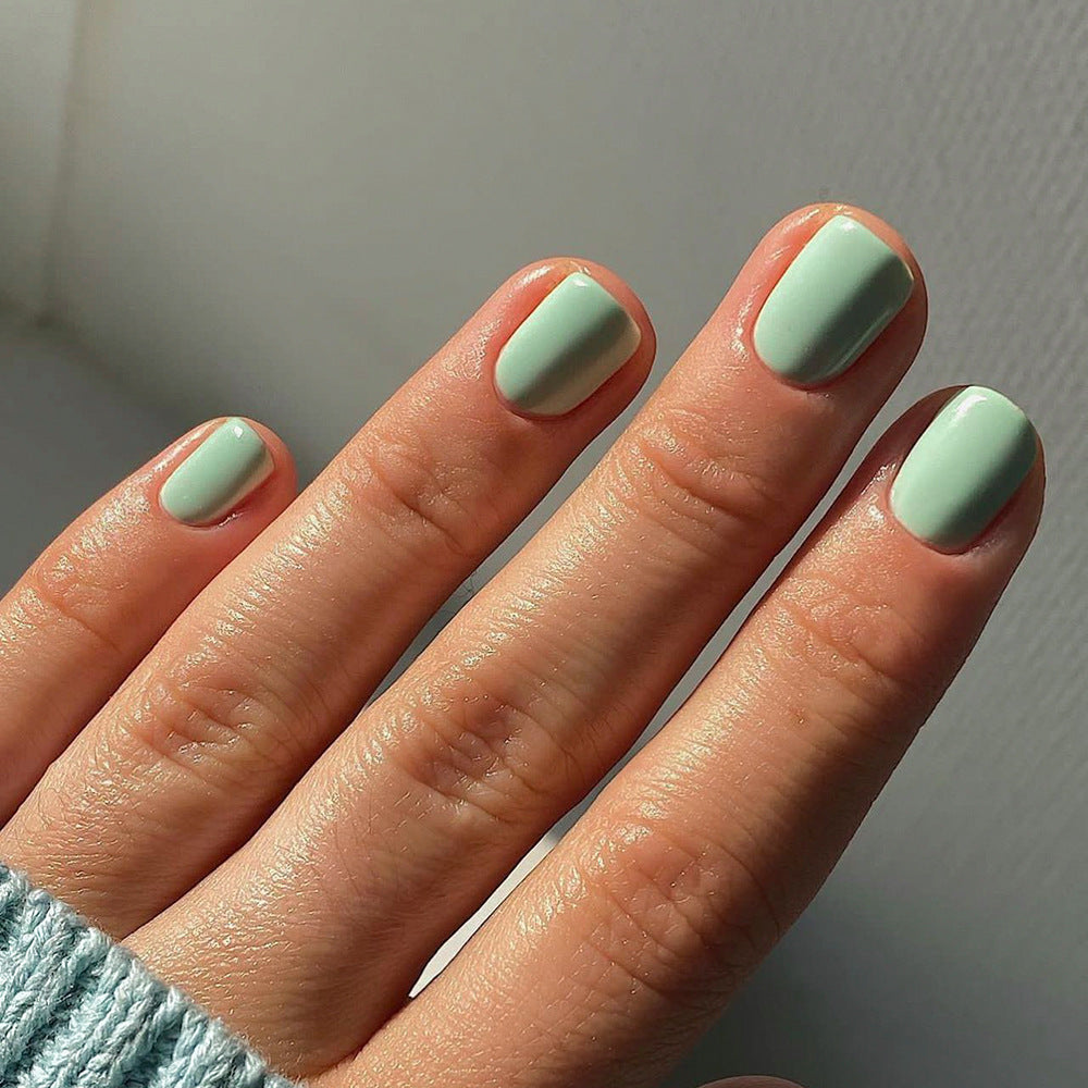 Hochglänzende Nagelkunst Brehn