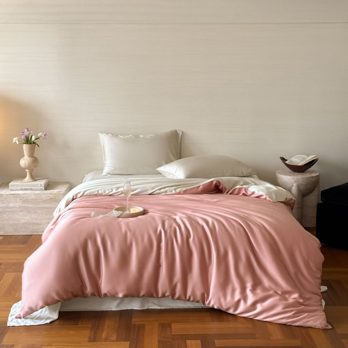 Luxuriöses Satin-Bettwäscheset mit seidig-glatter Oberfläche, Wendefunktion und Hotelverschluss
