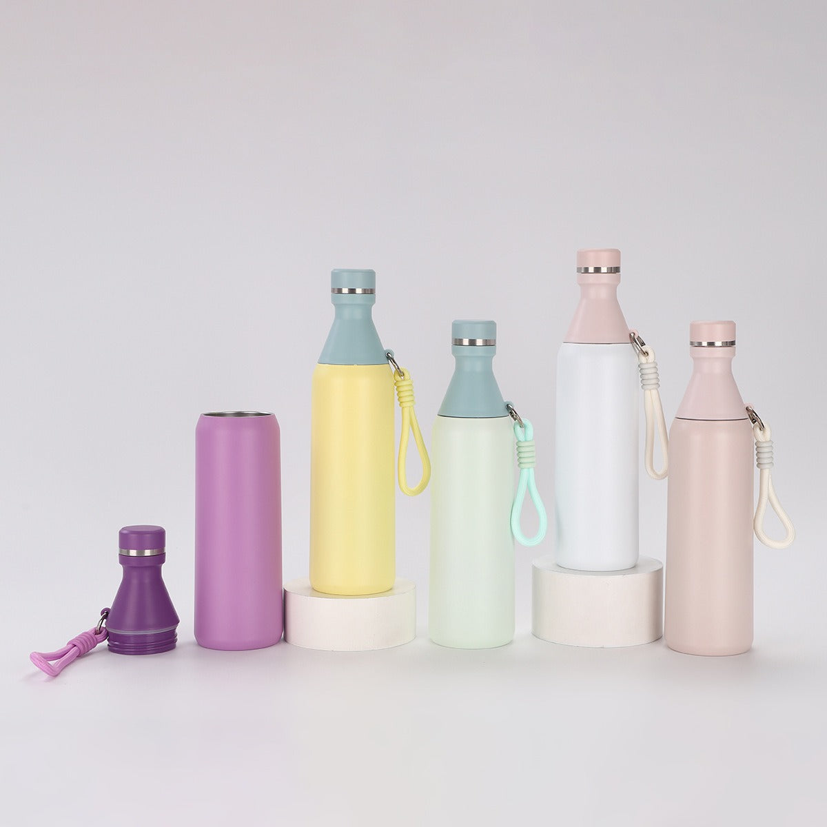 Damen isolierte Trinkflasche mit praktischem Trageriemen Brehn