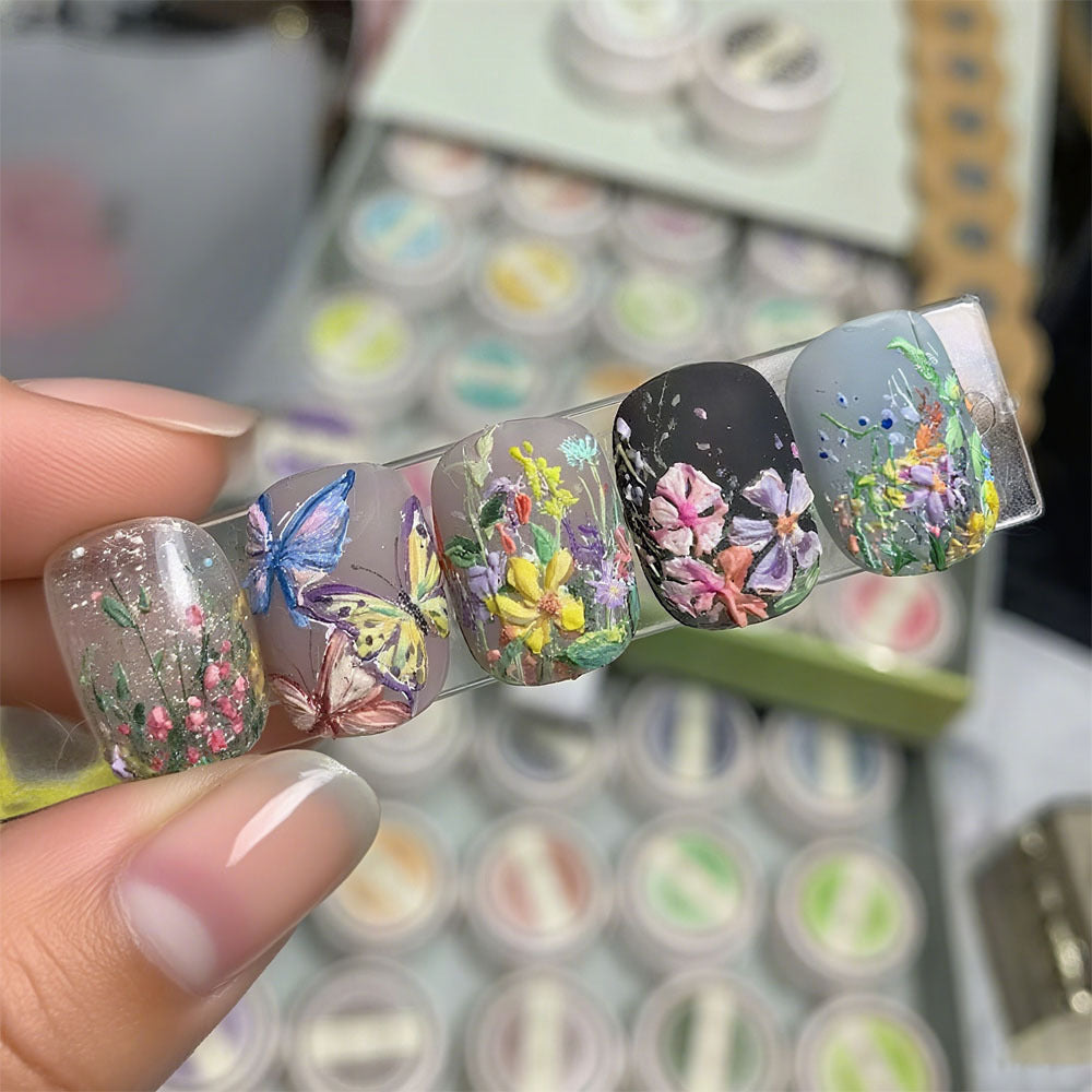Elegante Nagelkunst mit Schwarz-Weiß-Kontrast Brehn