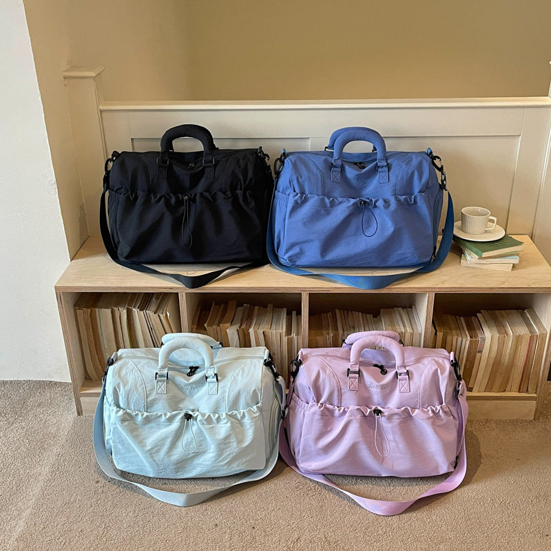 Sportliche Reisetasche Mit Umfassender Organisationsstruktur Brehn