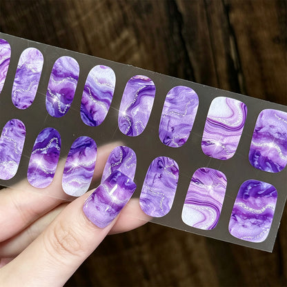 Künstlerische Aquarell-Nagelwickel