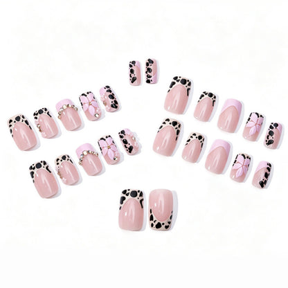 Künstlerisches dekoratives Press-On Nageldesign