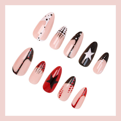Kunstnagelset mit auffälligen Sternen- und Punkte-Designs Brehn