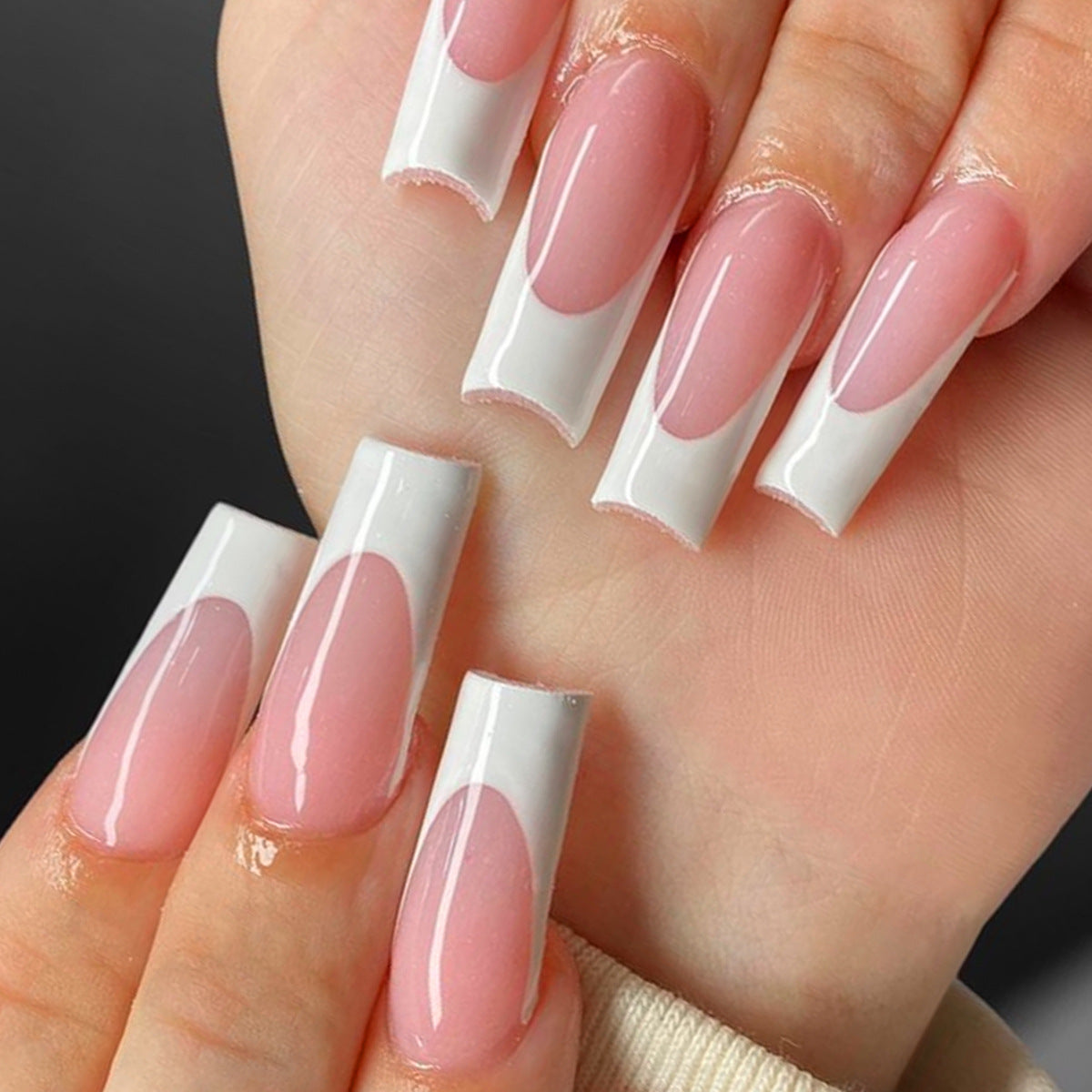 Elegante French Tip Nagelkunst Extensions Brehn