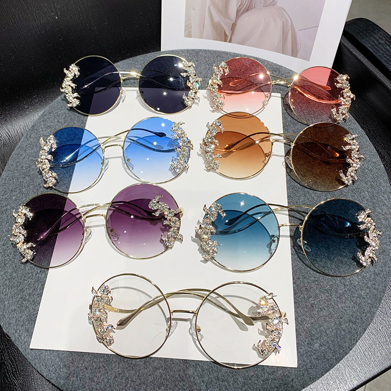 Damen Fashion-Sonnenbrille mit extravagantem Design und funkelnden Akzenten Brehn