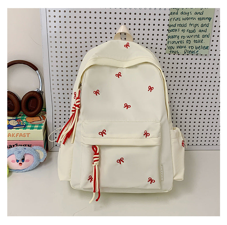 Charmant bestickter Schulrucksack