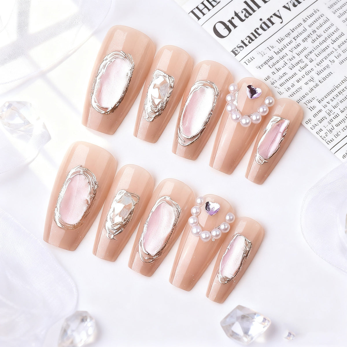 Elegante dekorative Press-On-Nagelkunst Brehn