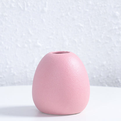 Zeitgenössische eiförmige Keramikblumenvase Brehn