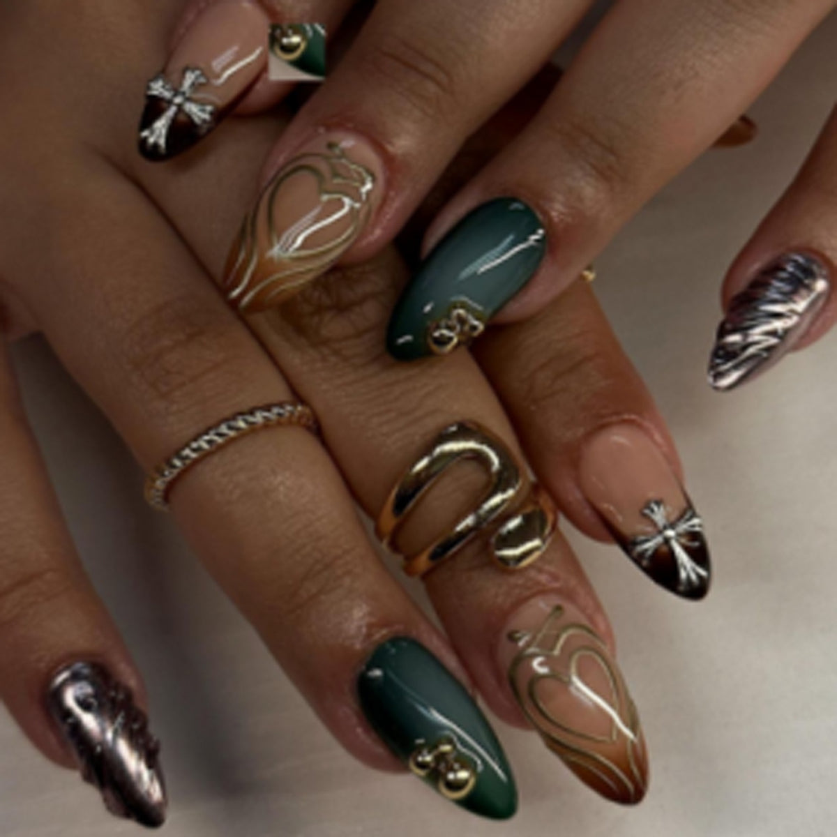 Kunstvolle und elegante Nagelverzierung Brehn