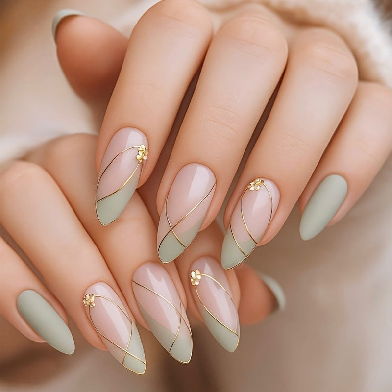 Elegantes Druck-Nagelkunstset mit dekorativen, floralen Akzenten Brehn