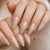 Elegantes Druck-Nagelkunstset mit dekorativen, floralen Akzenten Brehn