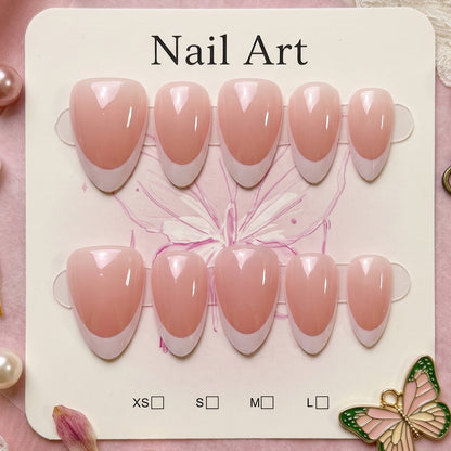 Elegante Press-On Nagelkunst