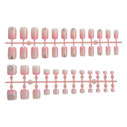 Premium dekoratives Press-On-Nagelset mit einzigartigen Verzierungen Brehn