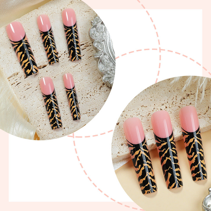 Kreatives Kunstnagelset mit stilvollem Tiermuster Brehn